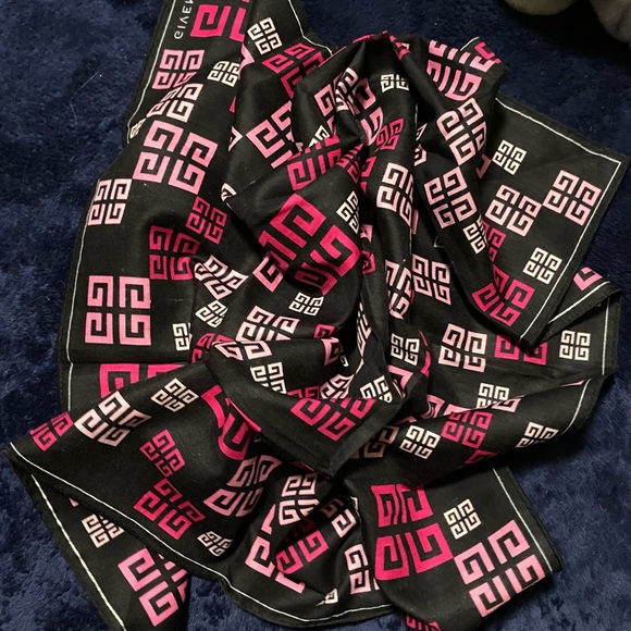 Givenchy Black and Pink Geometric Scarf - Picture 2 of 4